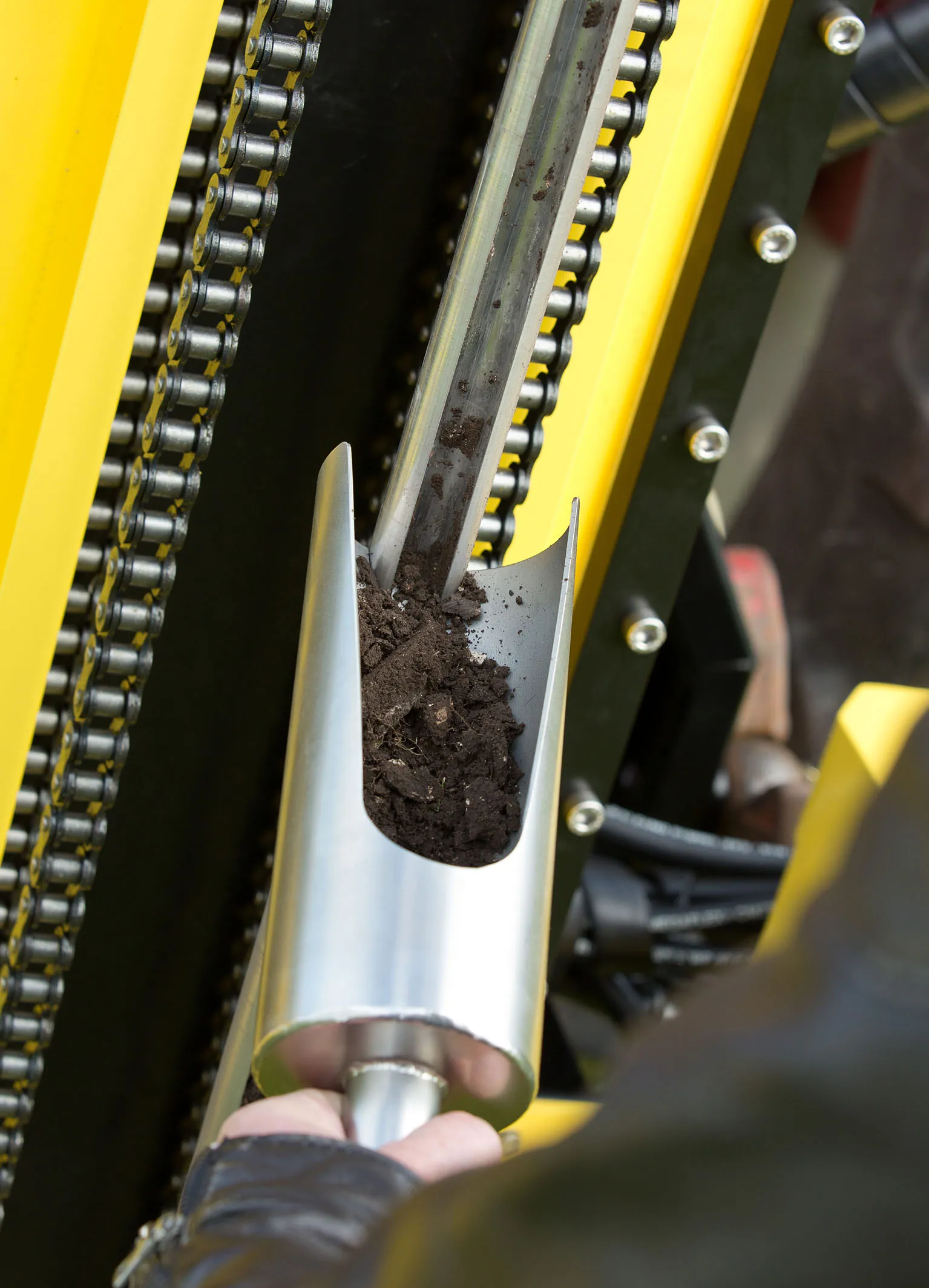 A full soil core in the MCL3 probe