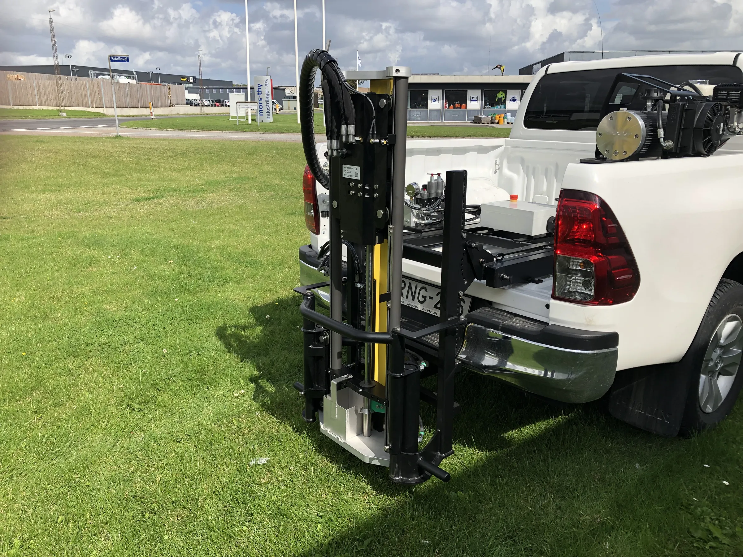 Wintex 1000 on a Toyota Hilux