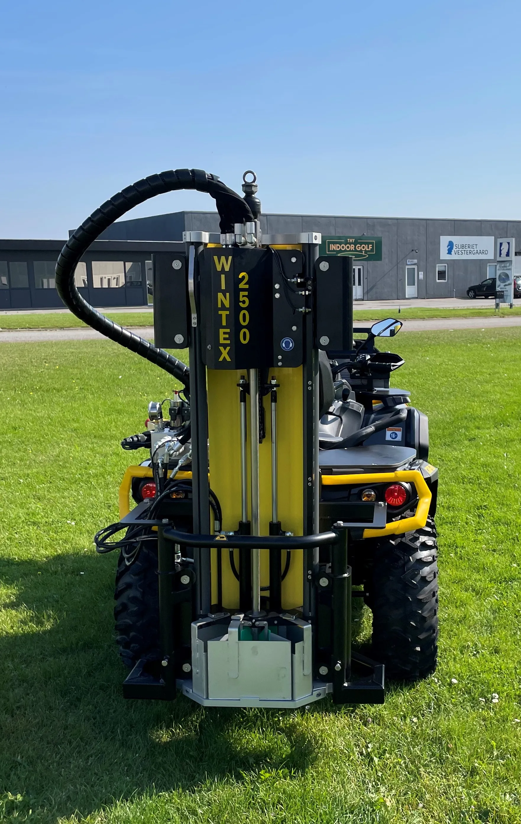 Wintex 2500 seen from behind